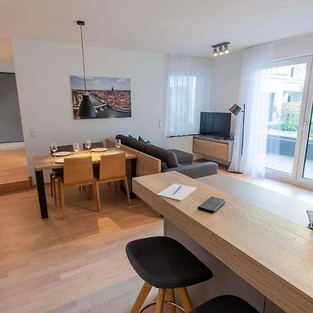 The Room Regensburg Bagian luar foto
