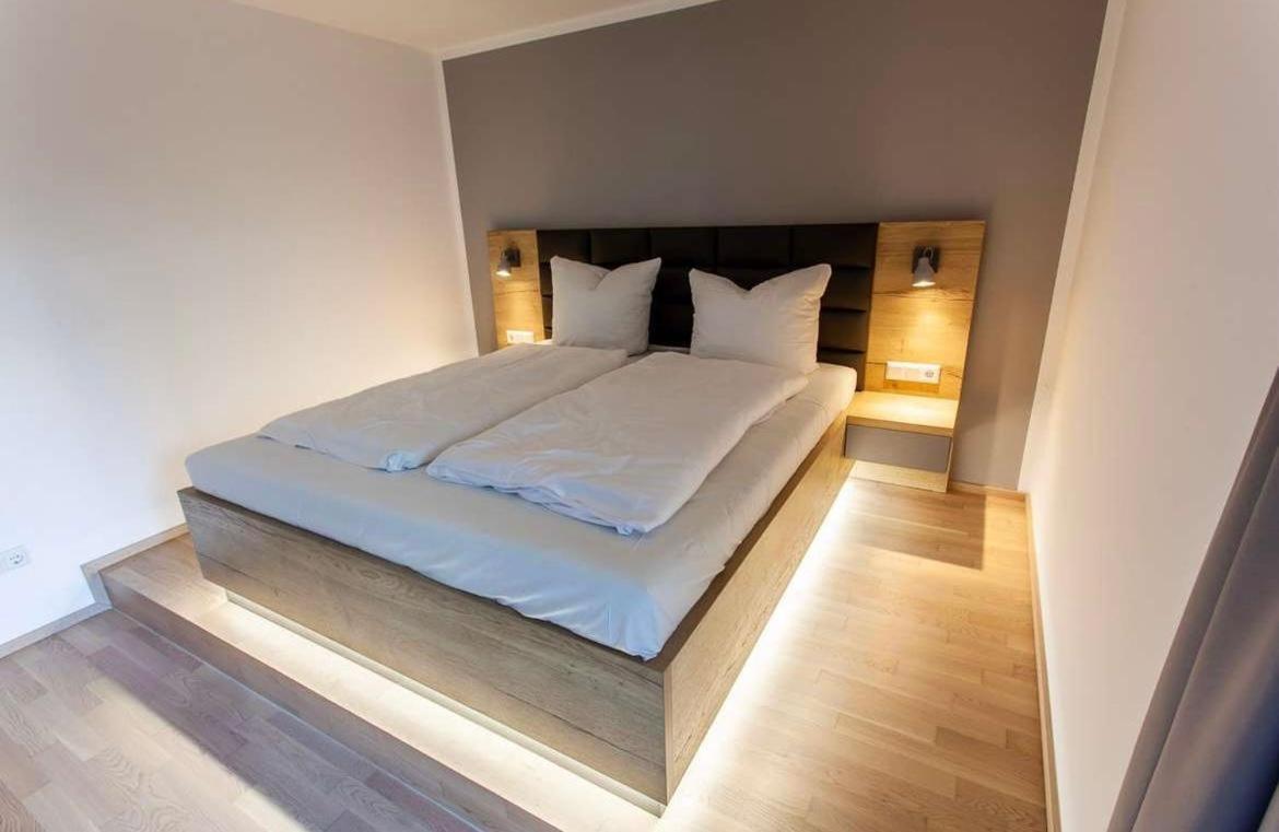 The Room Regensburg Bagian luar foto