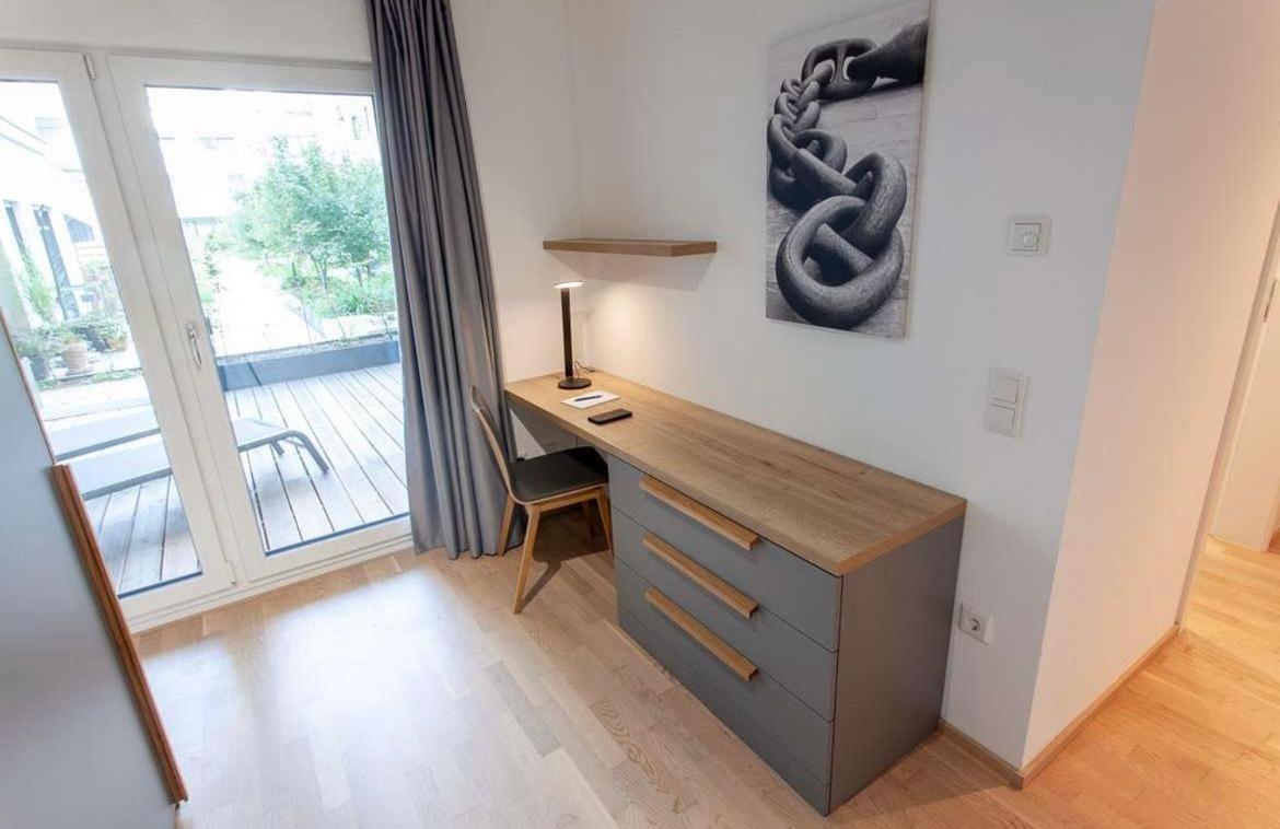 The Room Regensburg Bagian luar foto