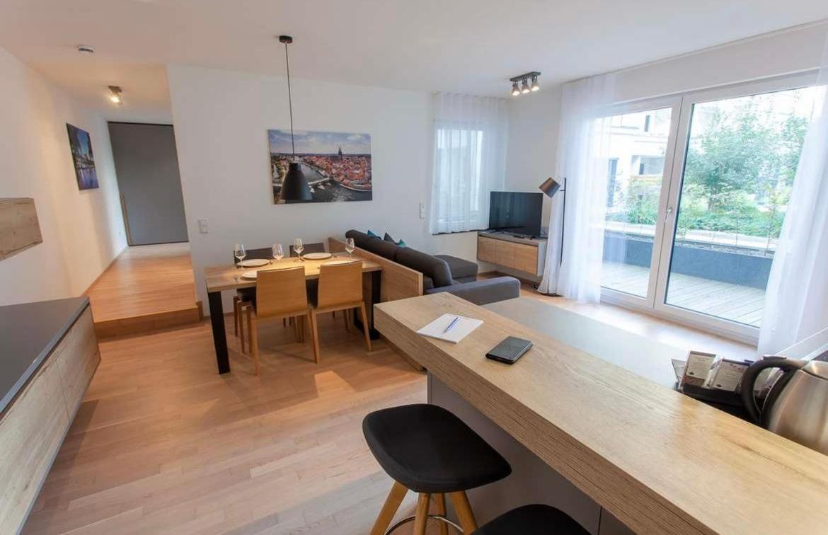 The Room Regensburg Bagian luar foto